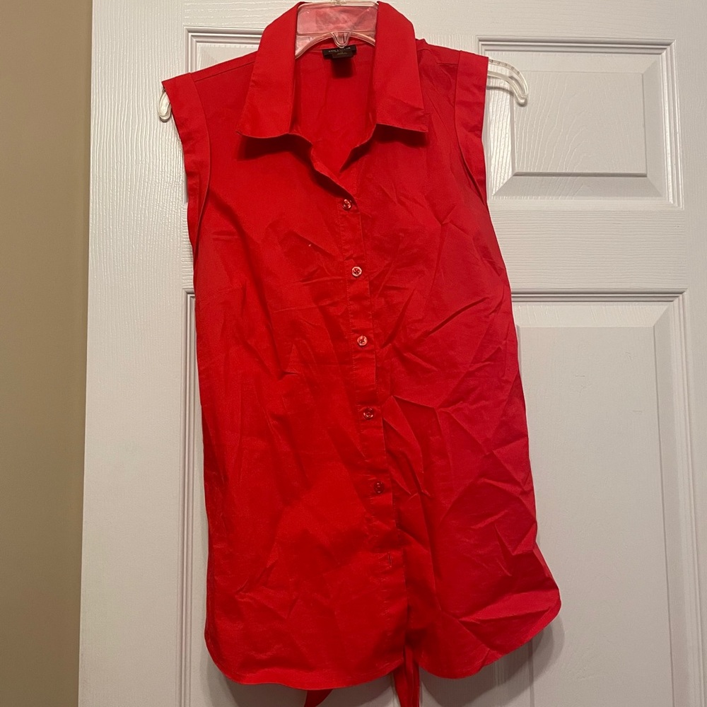 Ann Taylor Button down tank
